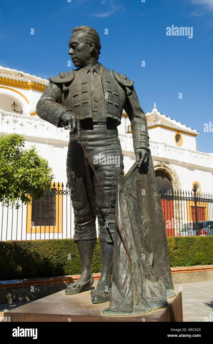 Statue von Curro Romero, Stierkampfarena Plaza de Toros De La Maestranza, El Arenal District, Sevilla, Andalusien, Spanien Stockfoto