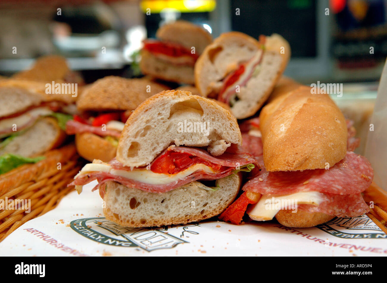 Hero Sandwich bei Mikes Deli auf Arthur Avenue in Belmont Abschnitt der Bronx Stockfoto