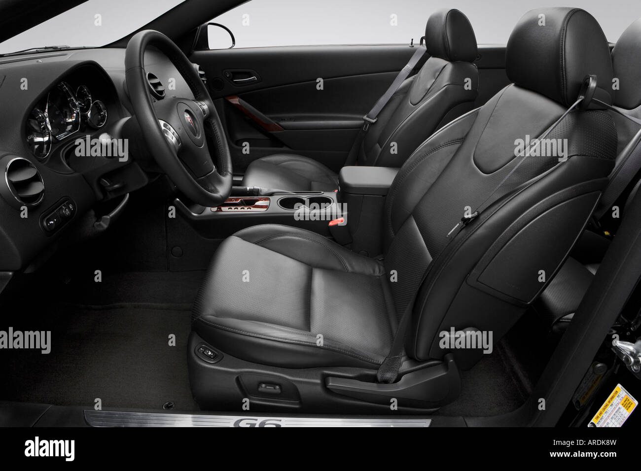 2007 Pontiac G6 Gt In Schwarz Front Sitze Stockfoto Bild