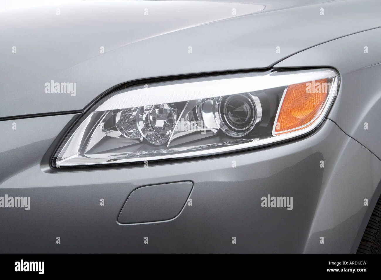 2007 Audi Q7 4.2 Quattro in grau - Scheinwerfer Stockfoto