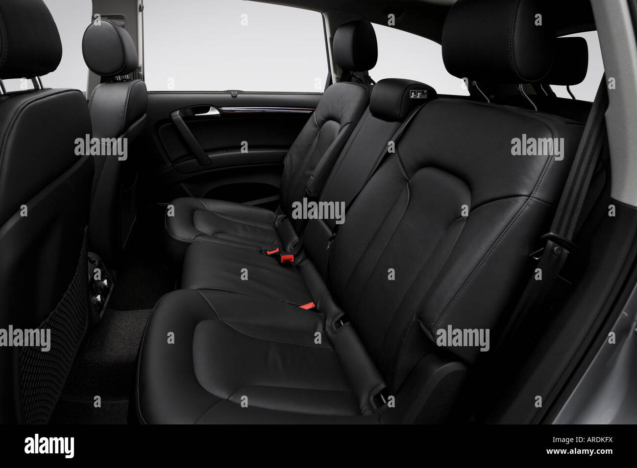 2007 Audi Q7 4.2 Quattro in grau - hintere Sitze Stockfoto