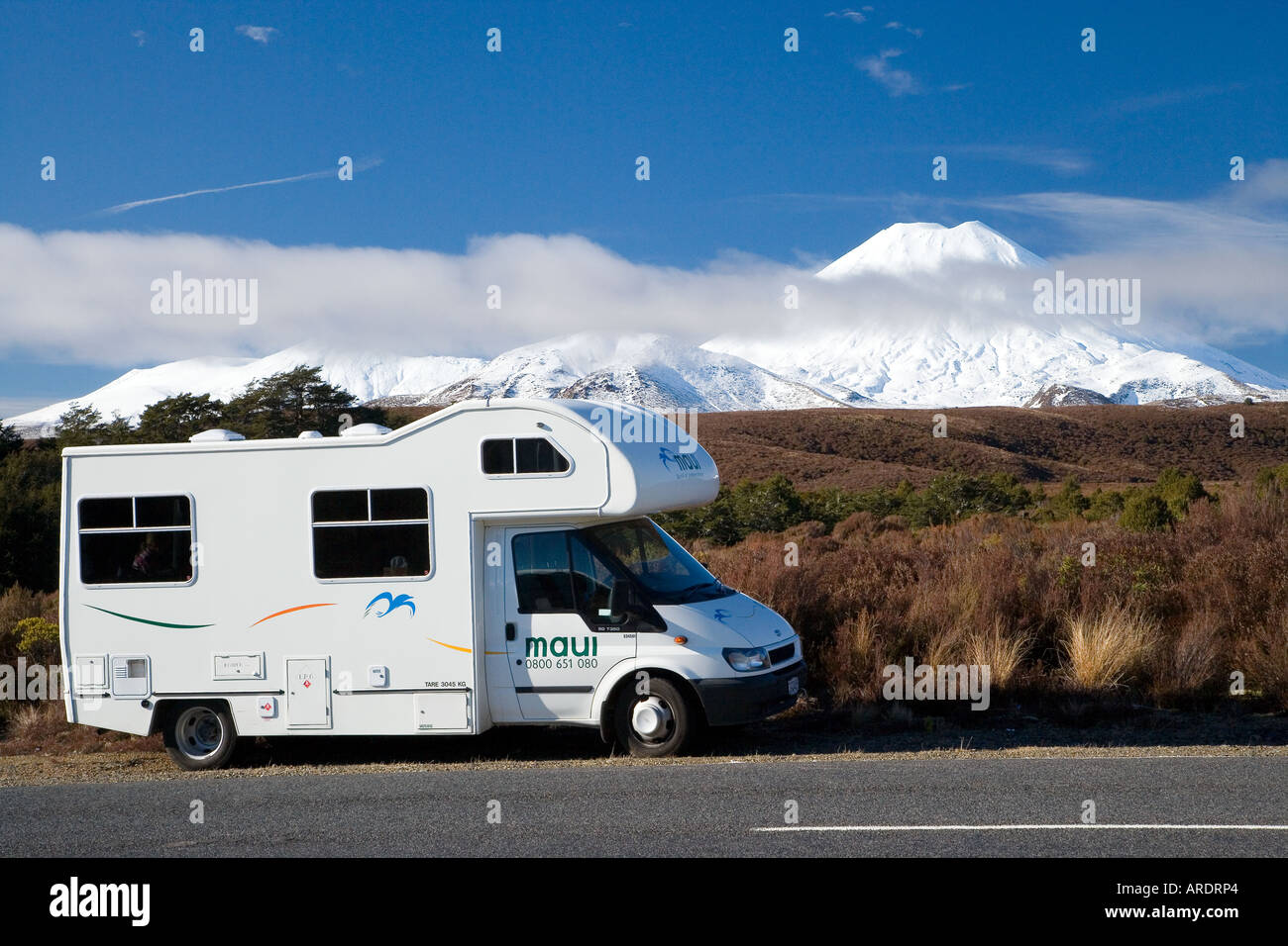 Wohnmobil und Mt Ngauruhoe Tongariro National Park Central Plateau Nordinsel Neuseeland Stockfoto
