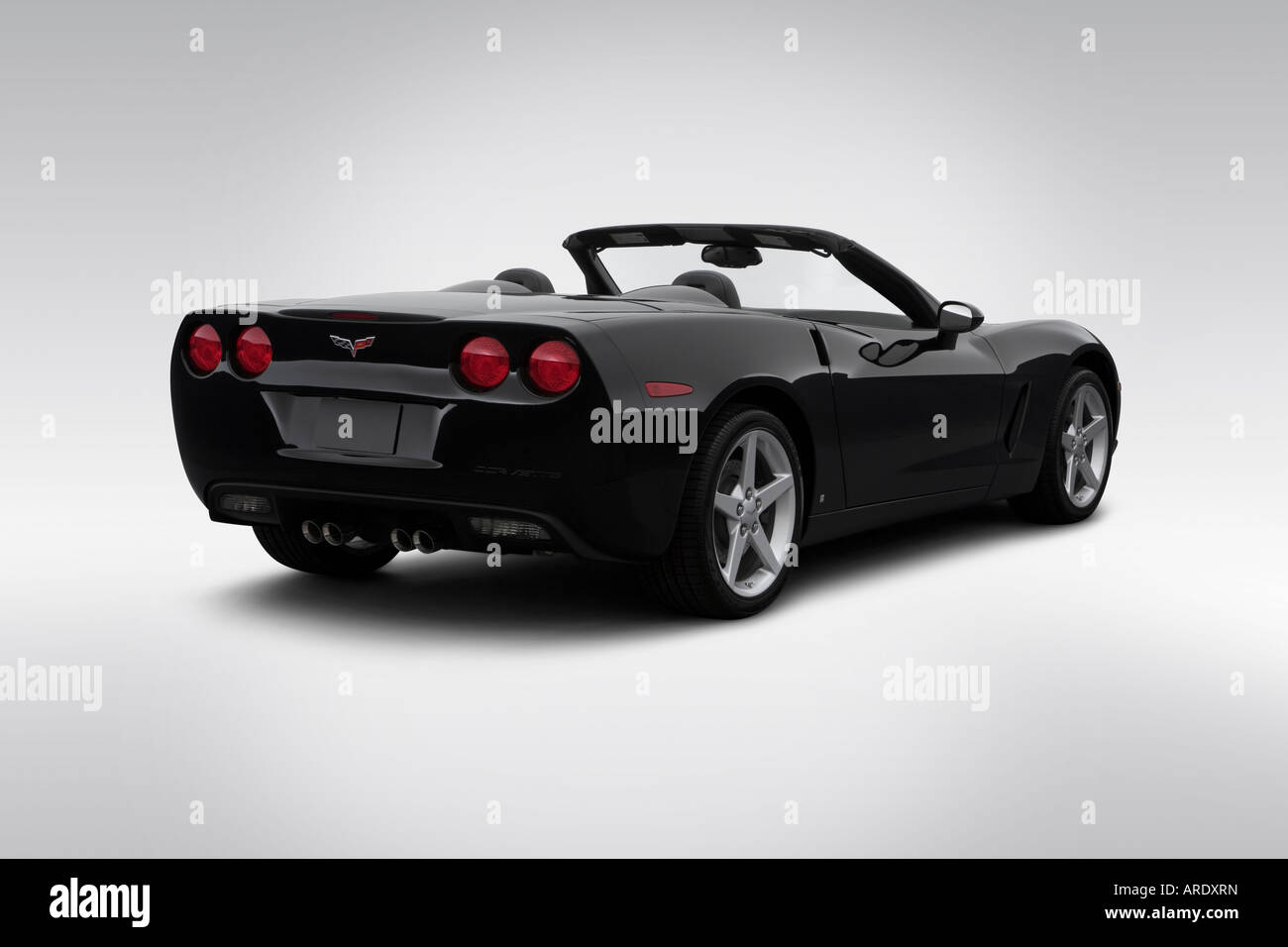 2007 Chevrolet Corvette LT in schwarz - Winkel Rückansicht Stockfoto