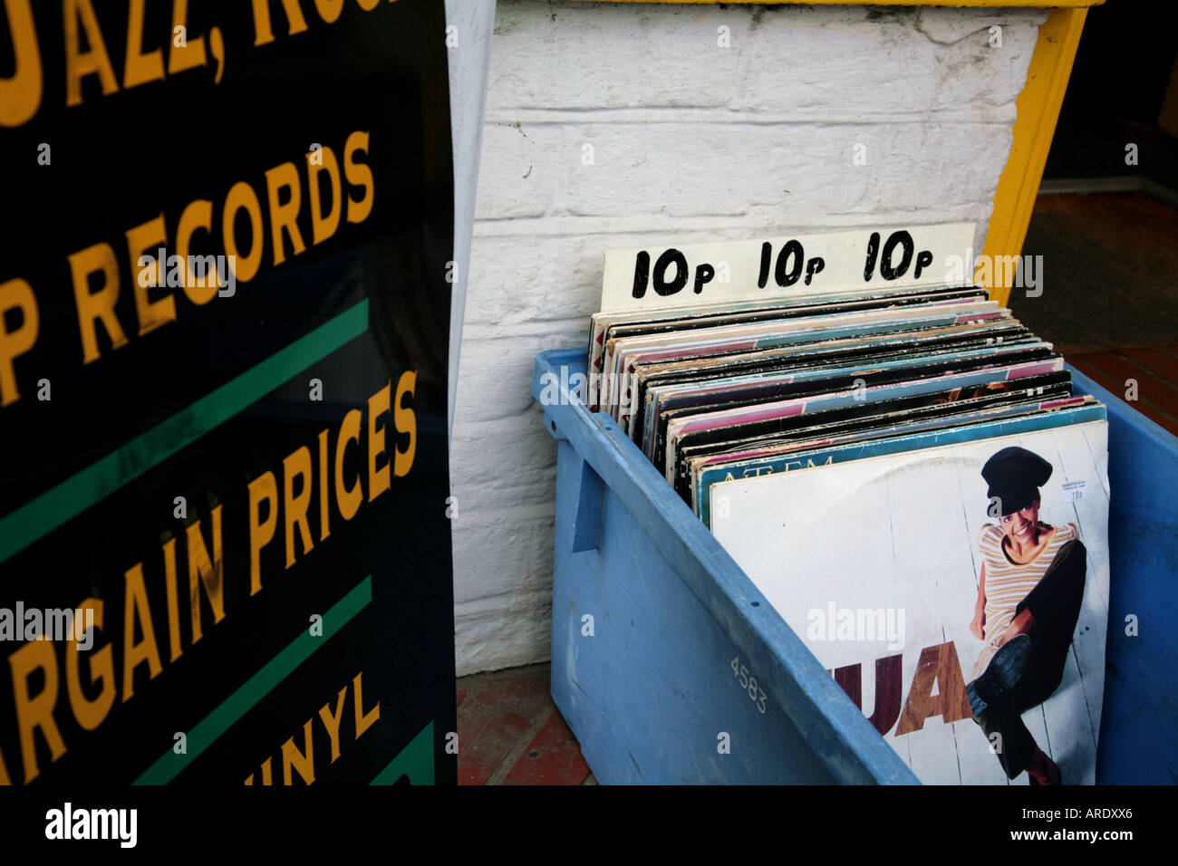 Schnäppchen-Vinyl-Schallplatten Stockfoto