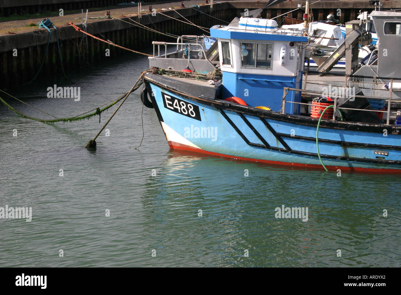 Angelboot/Fischerboot in Ballylumford Harbour, County Antrim, Nordirland Stockfoto