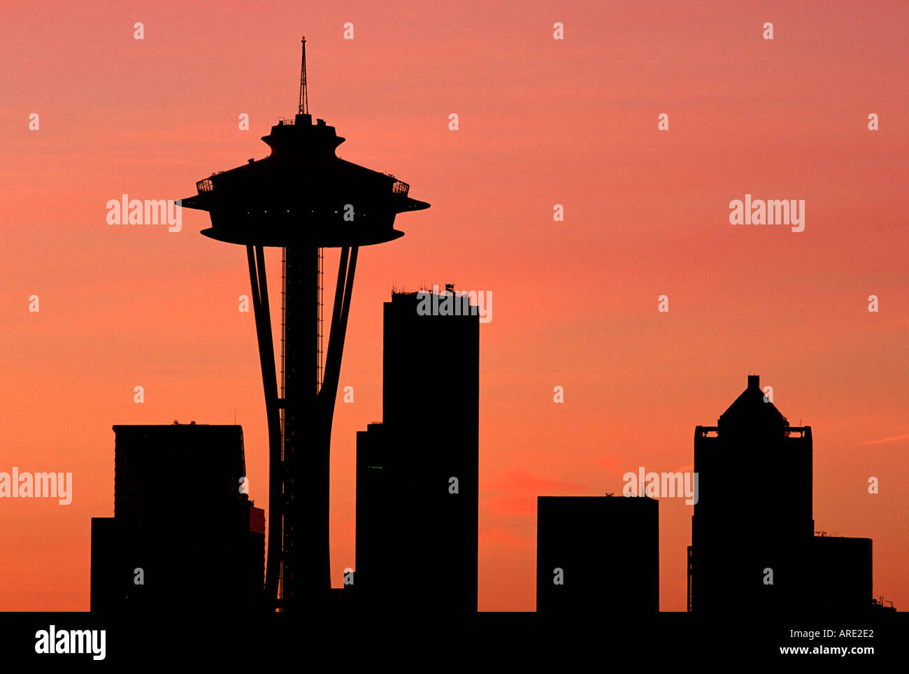 Seattle Space Needle Silhouette bei Sonnenaufgang Stockfoto
