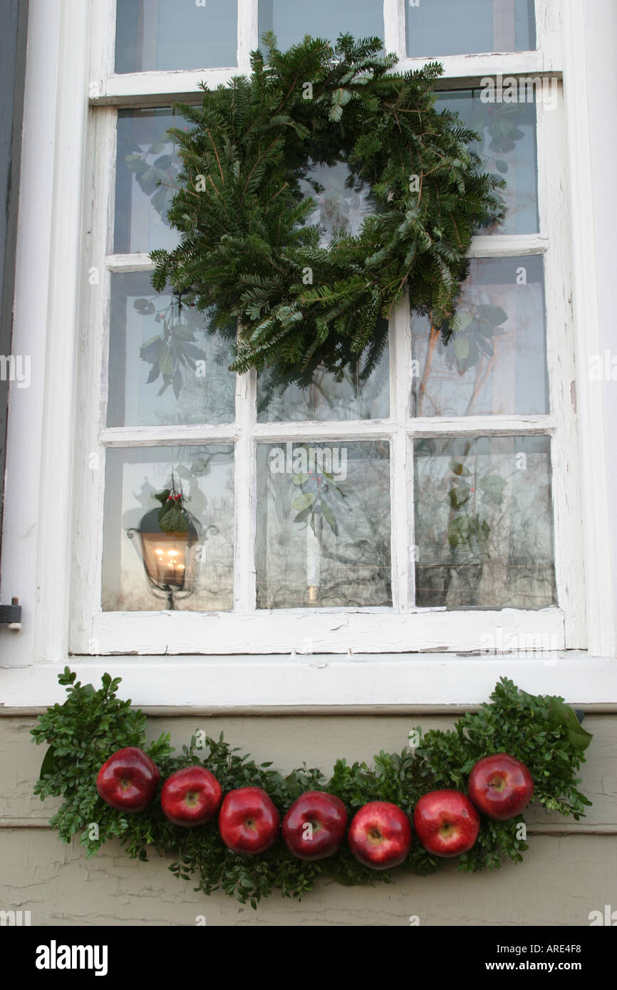 Colonial Williamsburg Virginia, Duke of Gloucester Street, Greenhow Store, Weihnachtsdekoration, Dekorationen, VA 121103 0010 Stockfoto