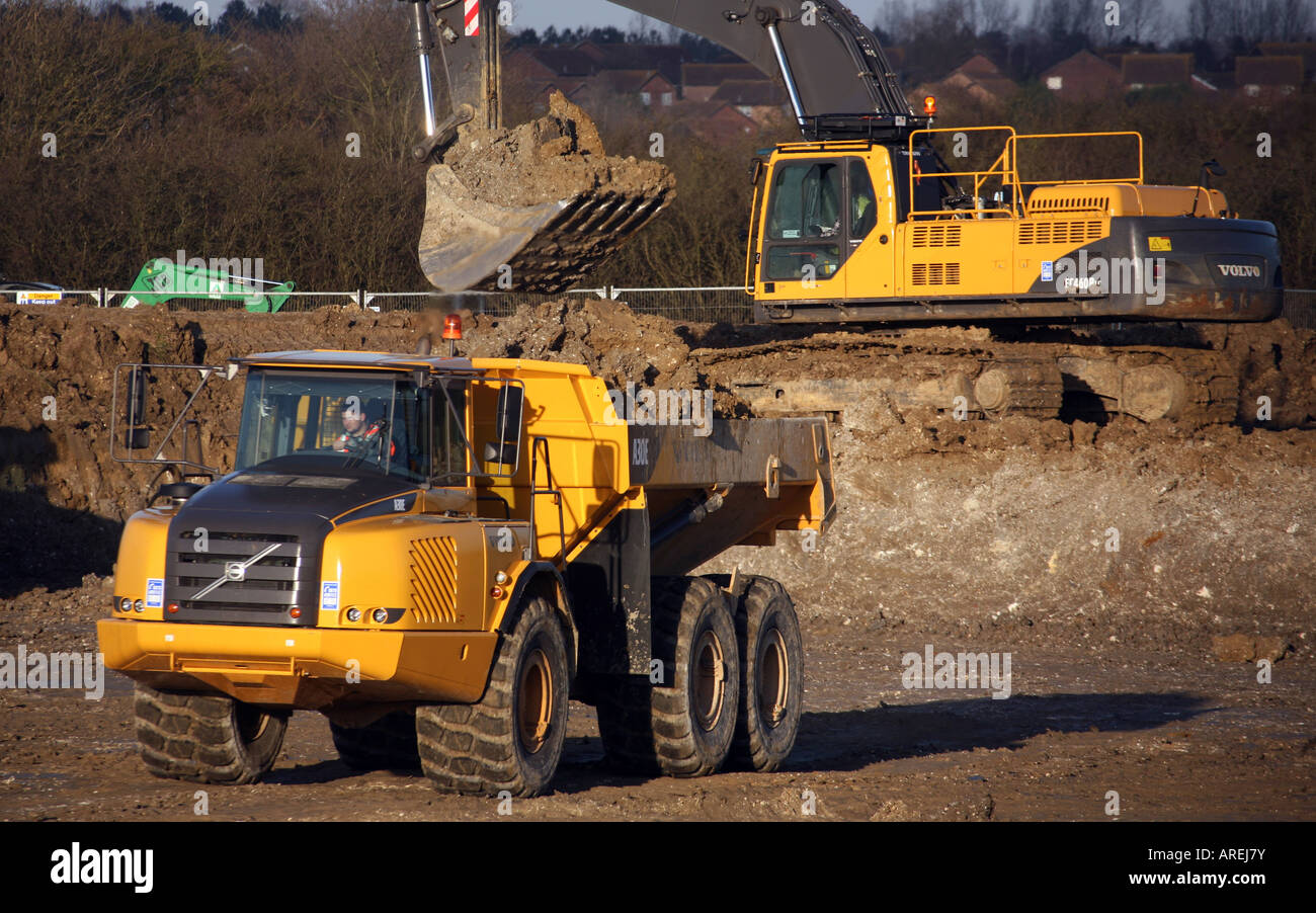 Pflanze-Baumaschinen in Aktion in Suffolk Stockfoto