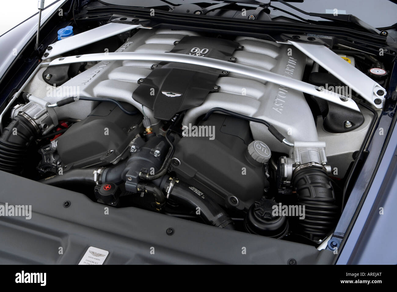 Aston Martin DB9 Schalldämmung Isolierung Motorraum Motorhaube
