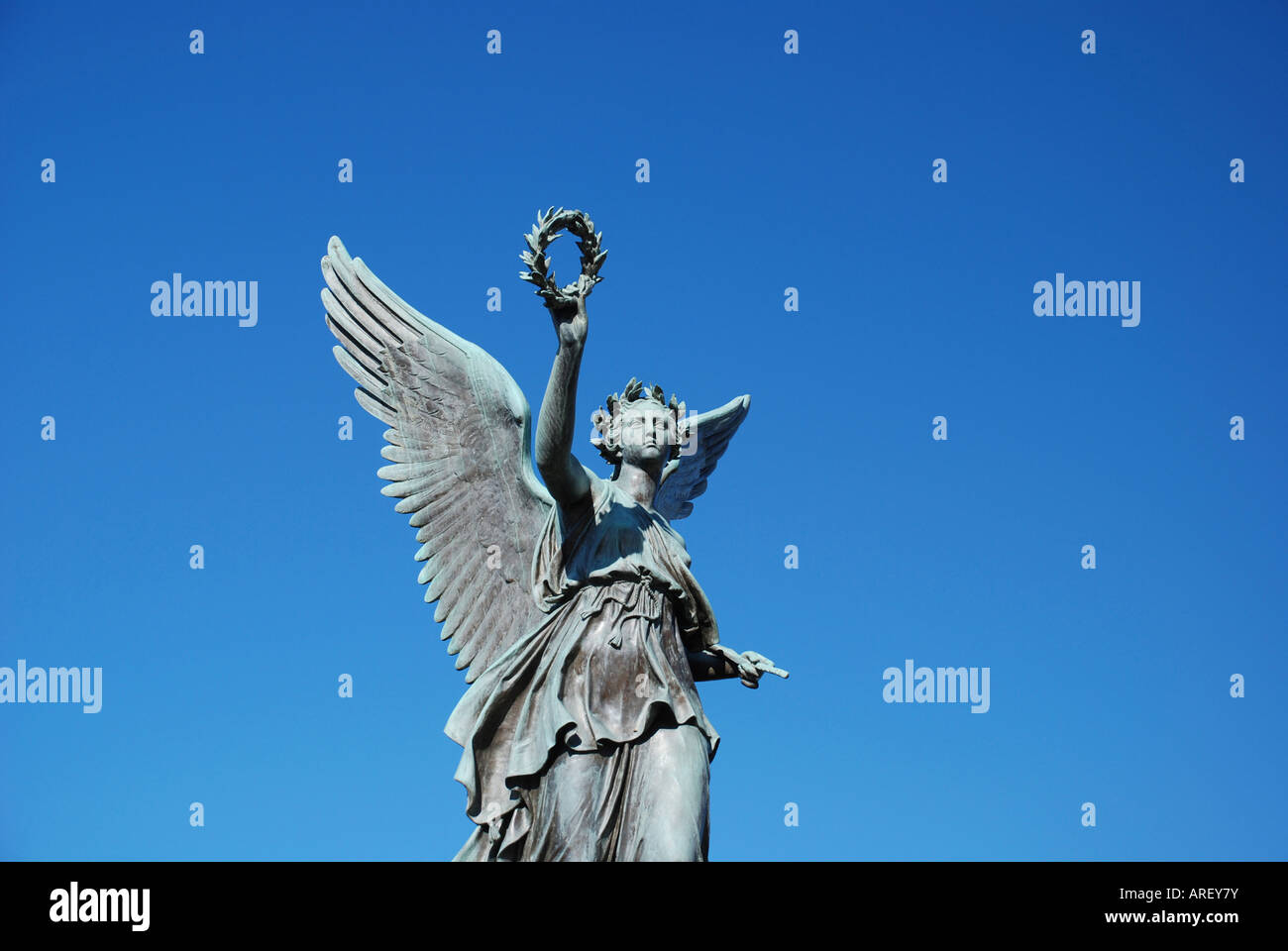 Ein Engel in den Himmel zu erreichen Stockfoto
