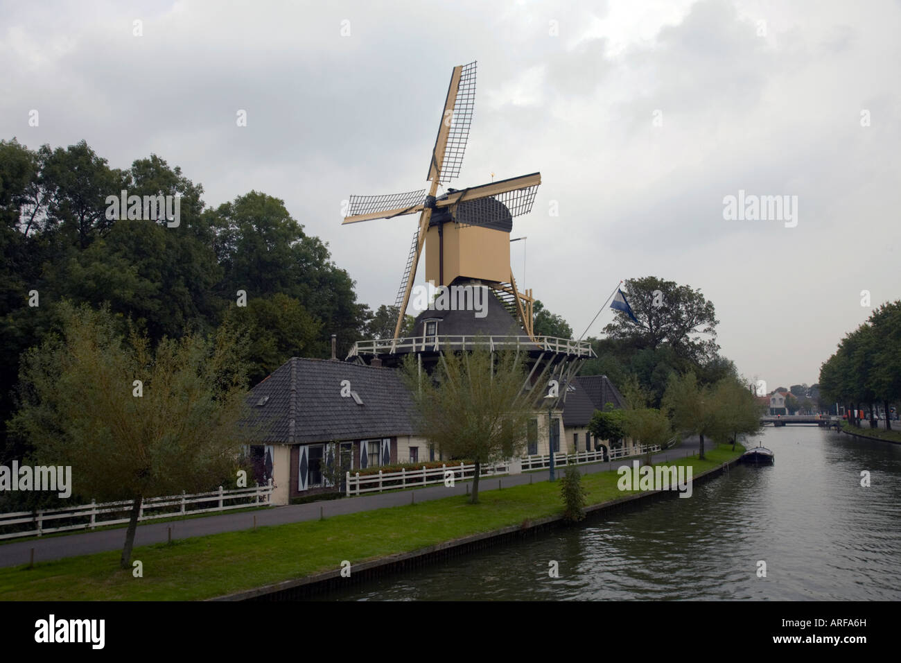 Die Windmühle am Weesp Stockfoto