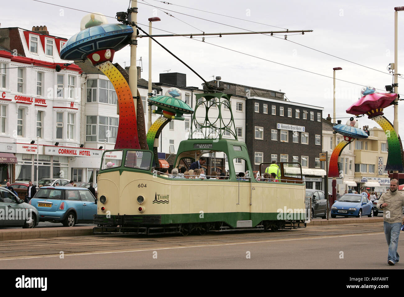 öffentliche Verkehrsmittel Bus Straßenbahn Blackpool England UK Stockfoto