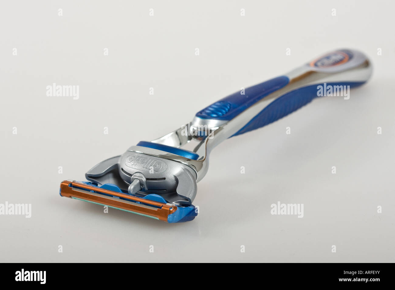 Gillette Fusion Rasierklingen Rasieren Klinge High Key Fur Mann Manner Manner Ausgeschnittenen Ausschnitt Nahaufnahme Closeup Niemand Nein Nicht Menschen Stockfotografie Alamy