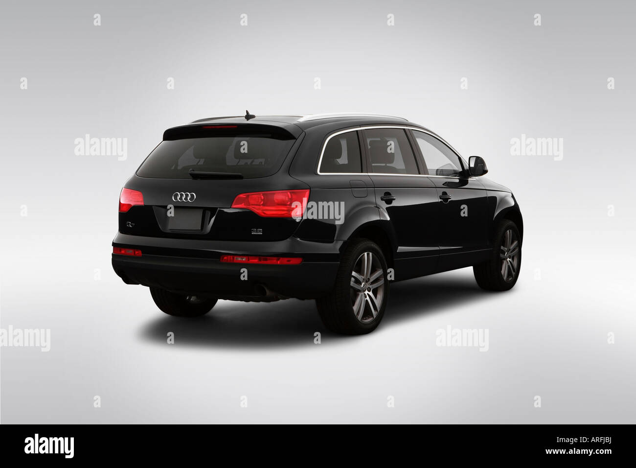 2007 Audi Q7 3.6 Premium Quattro blau - Winkel Rückansicht Stockfoto