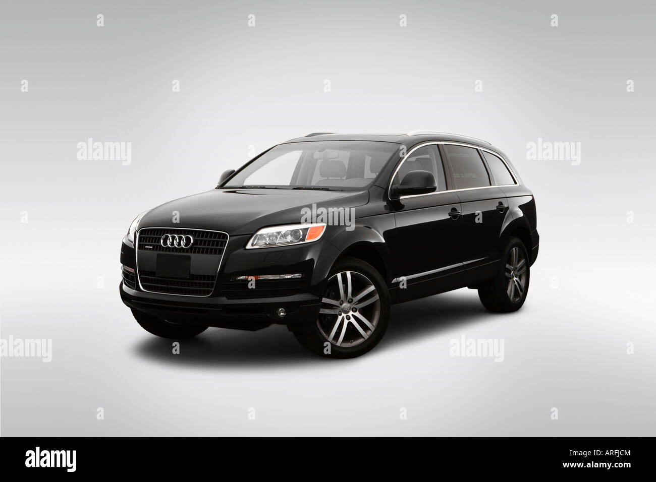 2007 Audi Q7 3.6 Premium Quattro blau - Winkel-Vorderansicht Stockfoto