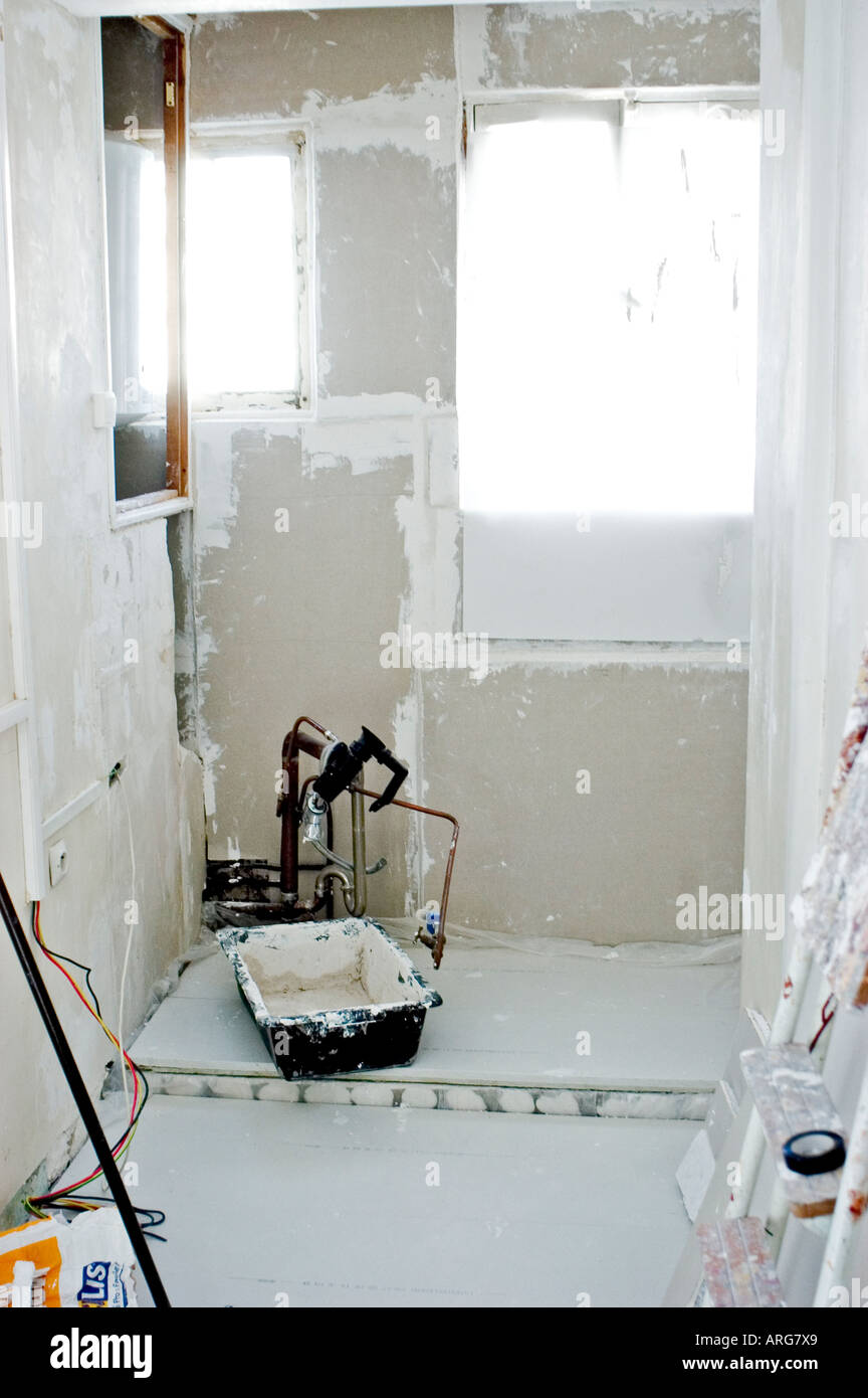 Hausverbesserung, vor Renovierungen in der Küche des Umbaus Wohnung Isolierwände, Gebäudeisolierung, Do-it-yourself, Energieeinsparung, Stockfoto