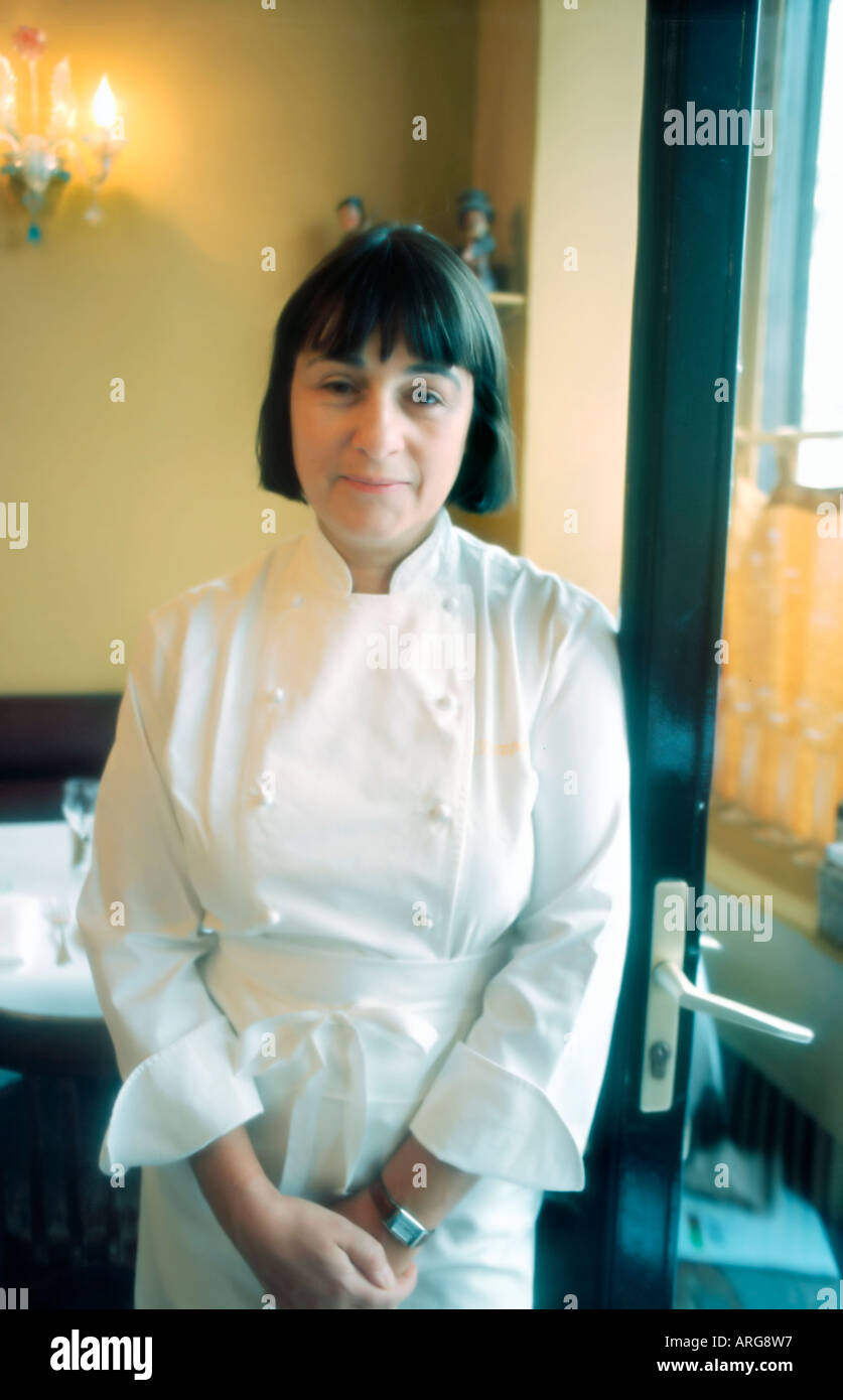 Portrait Paris Frankreich französisches Bistro Restaurant „Casa Olympe“ weiblicher Koch „Dominique VERSINI » Portraits für kleine Unternehmen Stockfoto