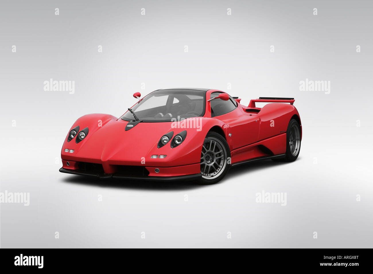 2001 Pagani Zonda S rot - Winkel-Vorderansicht Stockfoto