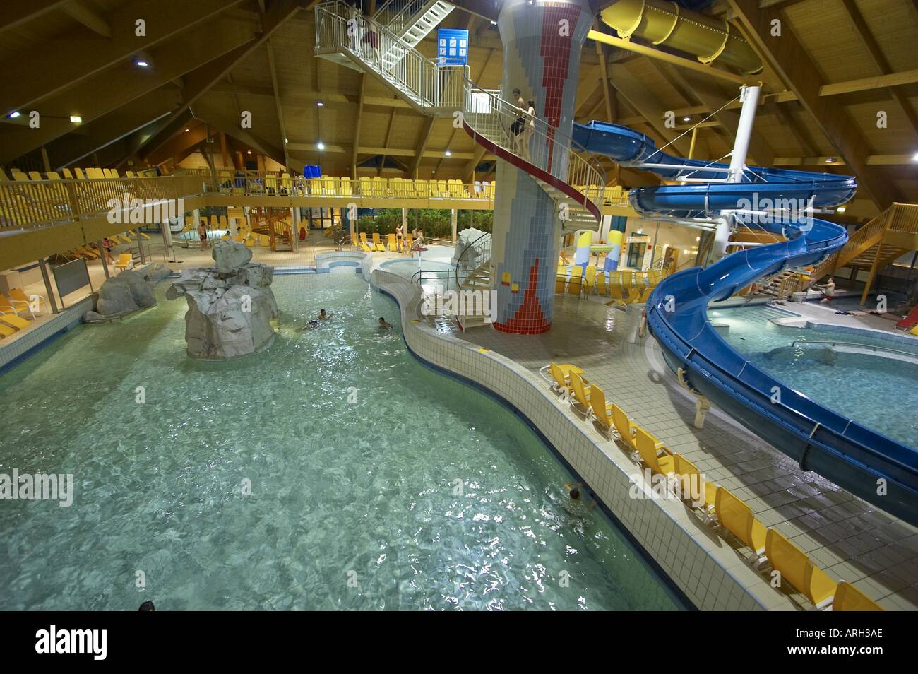 Wasserrutsche im Thermalbad Lutzmannsburg Stockfoto