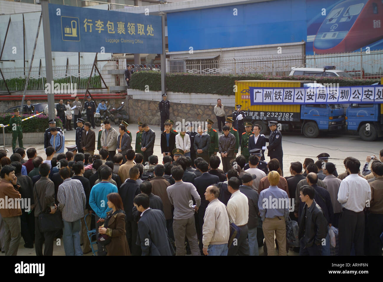 Anprangerung kleinlich Straftäter in der Öffentlichkeit Stockfoto