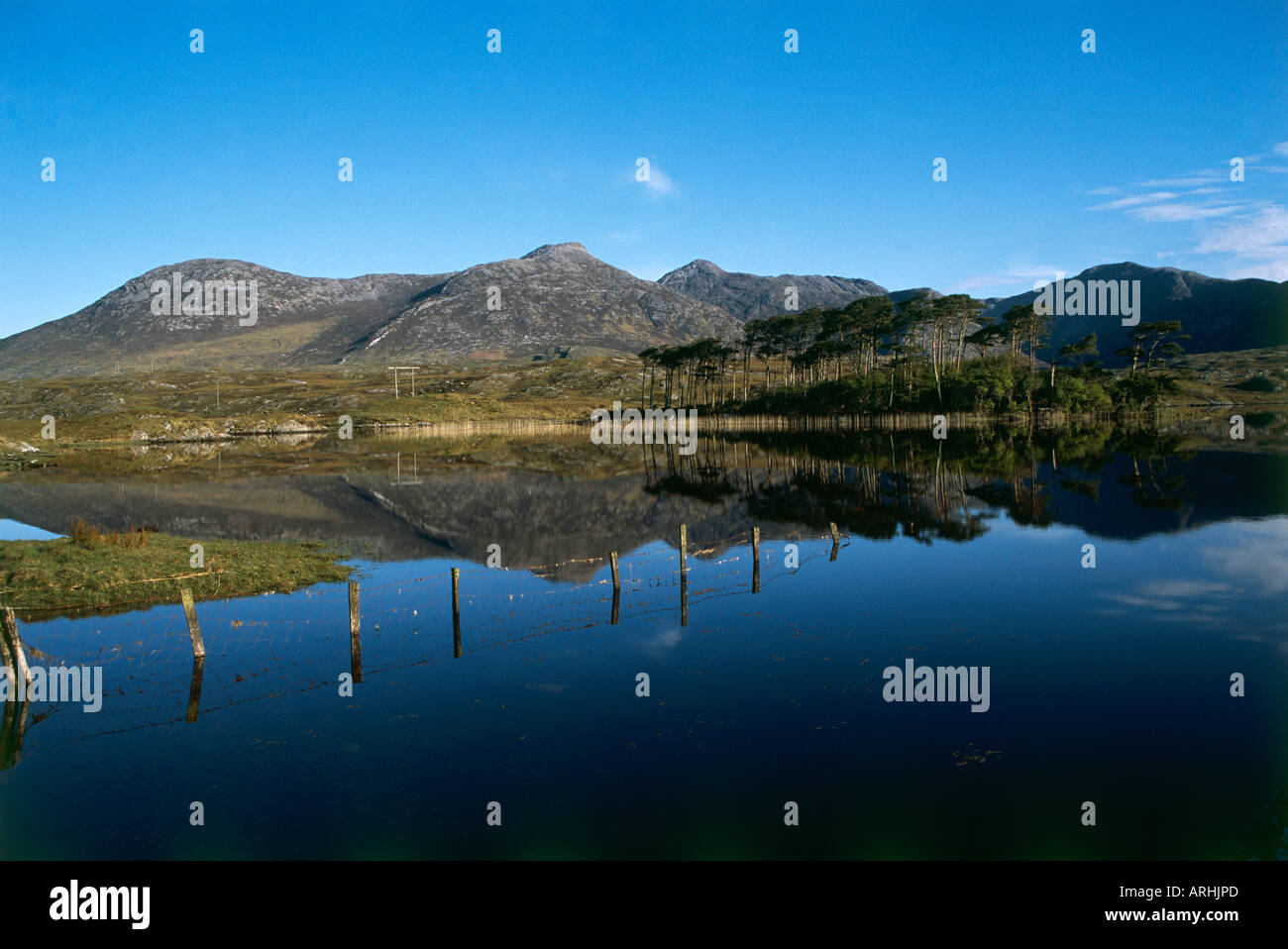 Ein Blick auf die Twelve Bens in Connemara Derryclare Lough Stockfoto