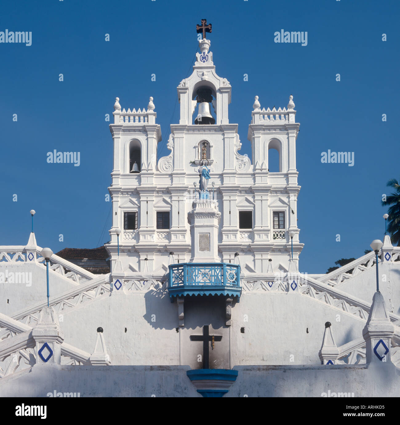 Barocke Kirche unserer lieben Frau der Unbefleckten Empfängnis, Panaji oder Panjim (der Goan Hauptstadt), Goa, Indien Stockfoto