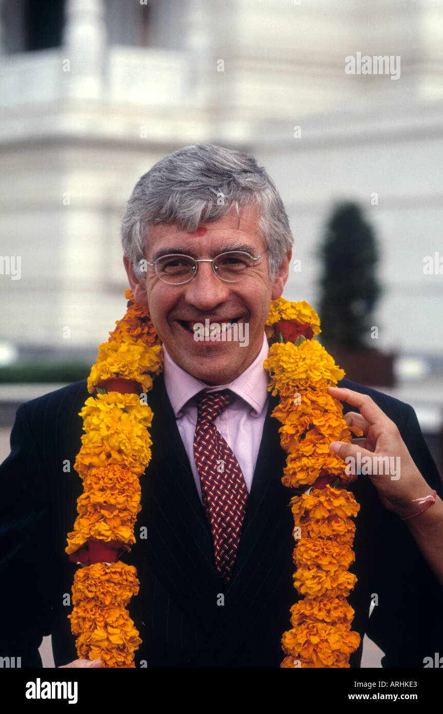 Jack Straw MP Besuche Shri Swaminarayan Mandir-Tempel und Haveliin Neasden, Nord-West-London Stockfoto