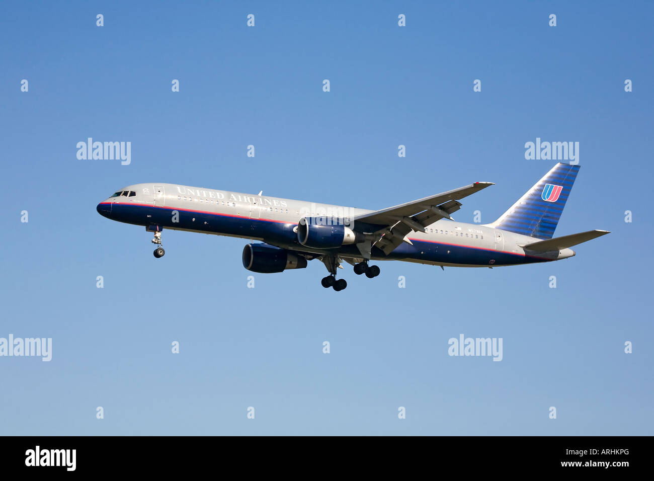 Eine Boeing B757 von United Airlines im Endanflug Stockfoto
