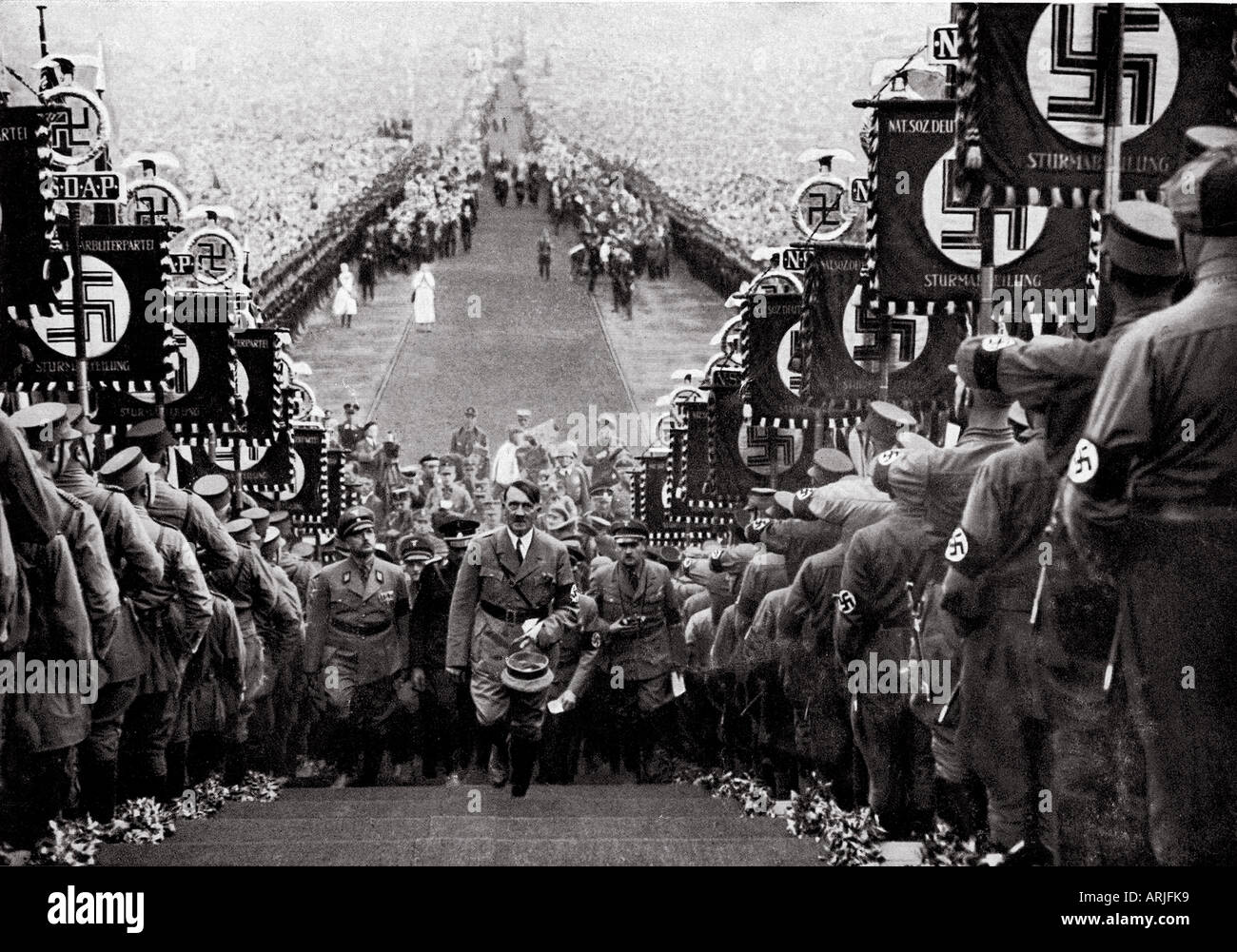 Nürnberg-Rallye 1938 Hitler steigt die Schritte auf dem Podium von wo er seine Rede zu halten Stockfoto