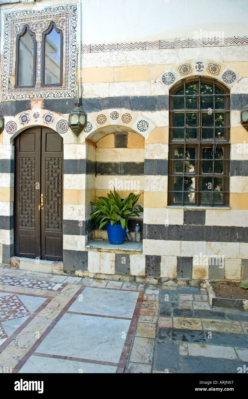 Fenster- und trim Detail, alte Fitzwilliam Hotel, al-Hamidiyya Souk Bezirk von Damaskus, Syrien, dem Nahen Osten. DSC 5719 Stockfoto