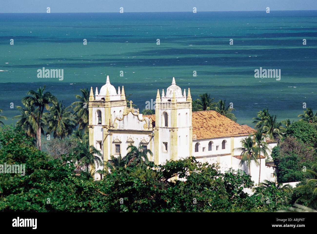 Luftaufnahme des Igrejia NS do Carmo und Meer im Hintergrund, Olinda, pro Brasilien, Südamerika Stockfoto
