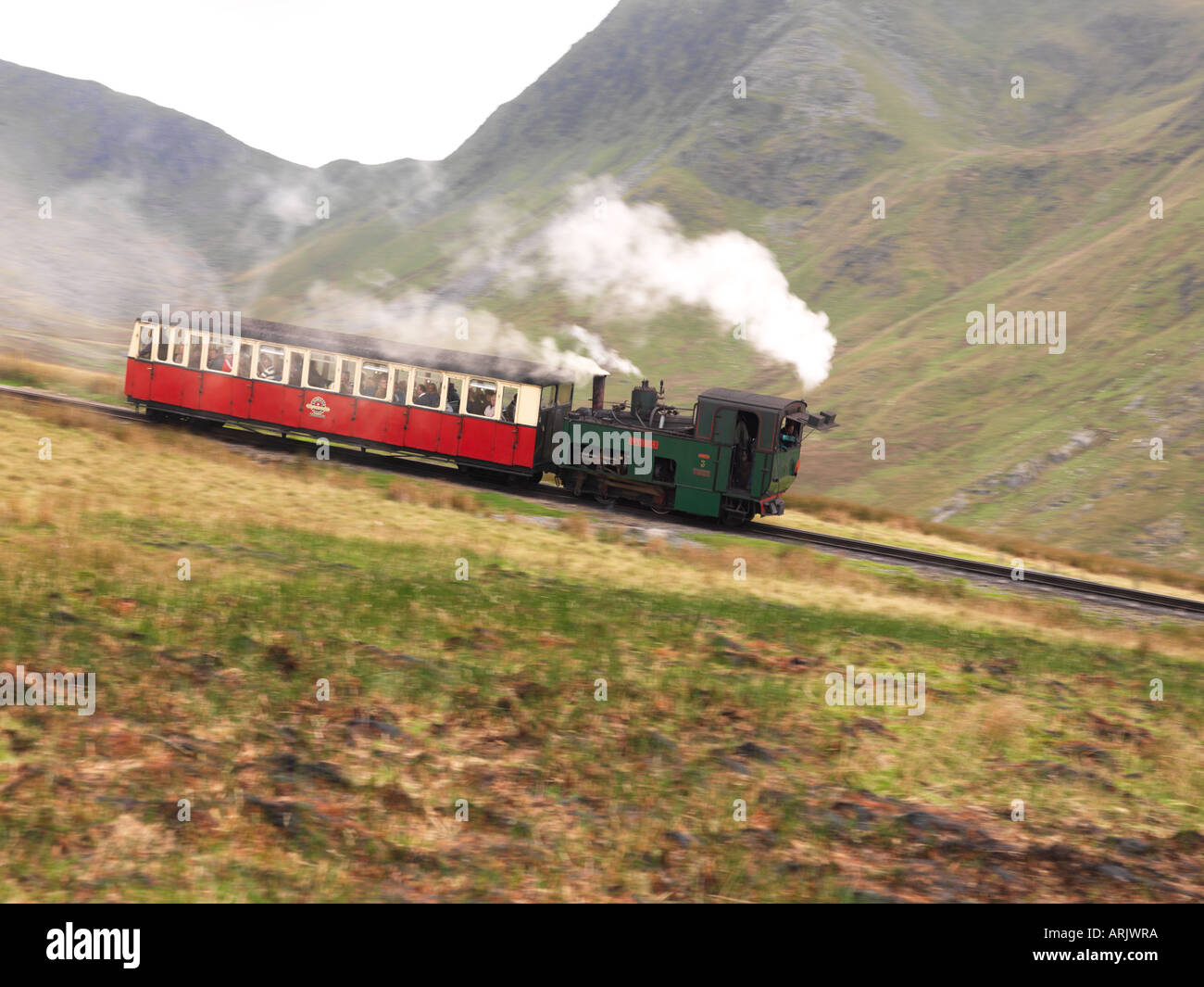 Zahnstange und Ritzel Dampfzug auf Snowdon Mountain Railway, Sommer 2006. Stockfoto