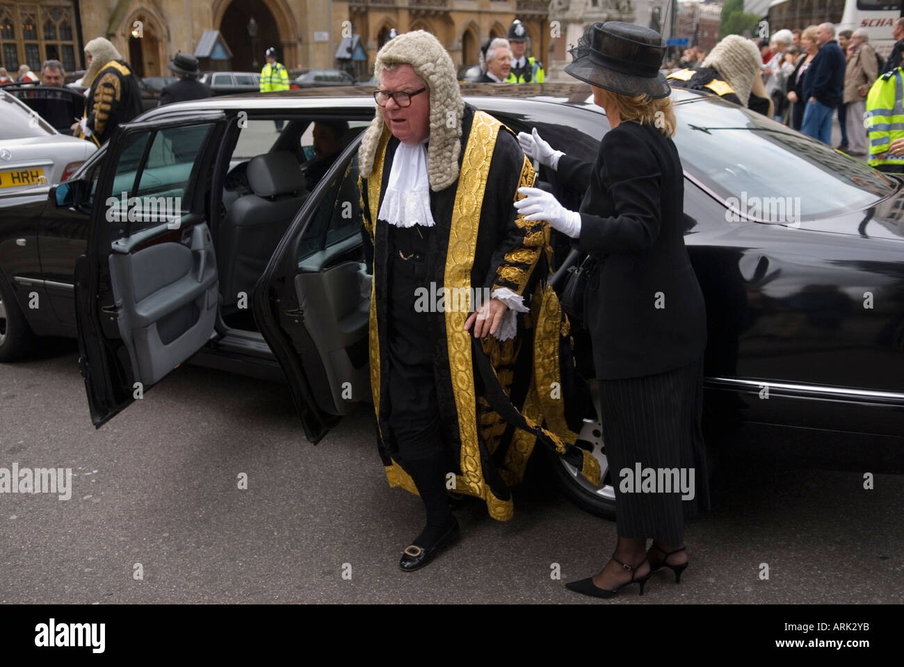 Lords Justices of Appeal Lord Chancellors Breakfast Judges kommen in Westminster Abbey zum Dienst und gehen dann zum House of Lords. London 2006 2000er Jahre Großbritannien Stockfoto