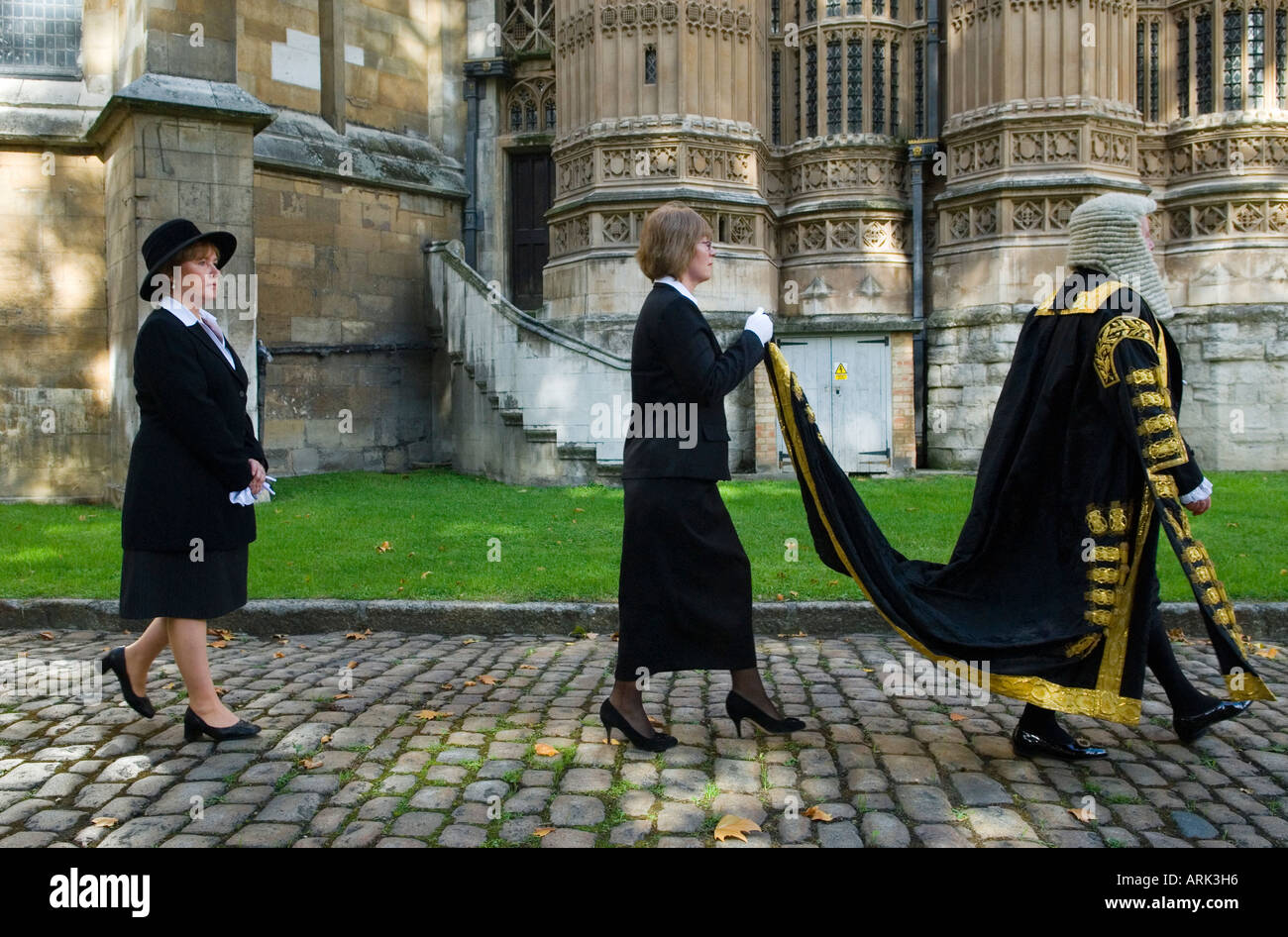 Lords Justices of Appeal Lord Chancellors Breakfast Judges gehen von Westminster Abbey zum House of Lords. Im Zentrum Londons der 2006 2000er Jahre, Großbritannien HOMER SYKES Stockfoto
