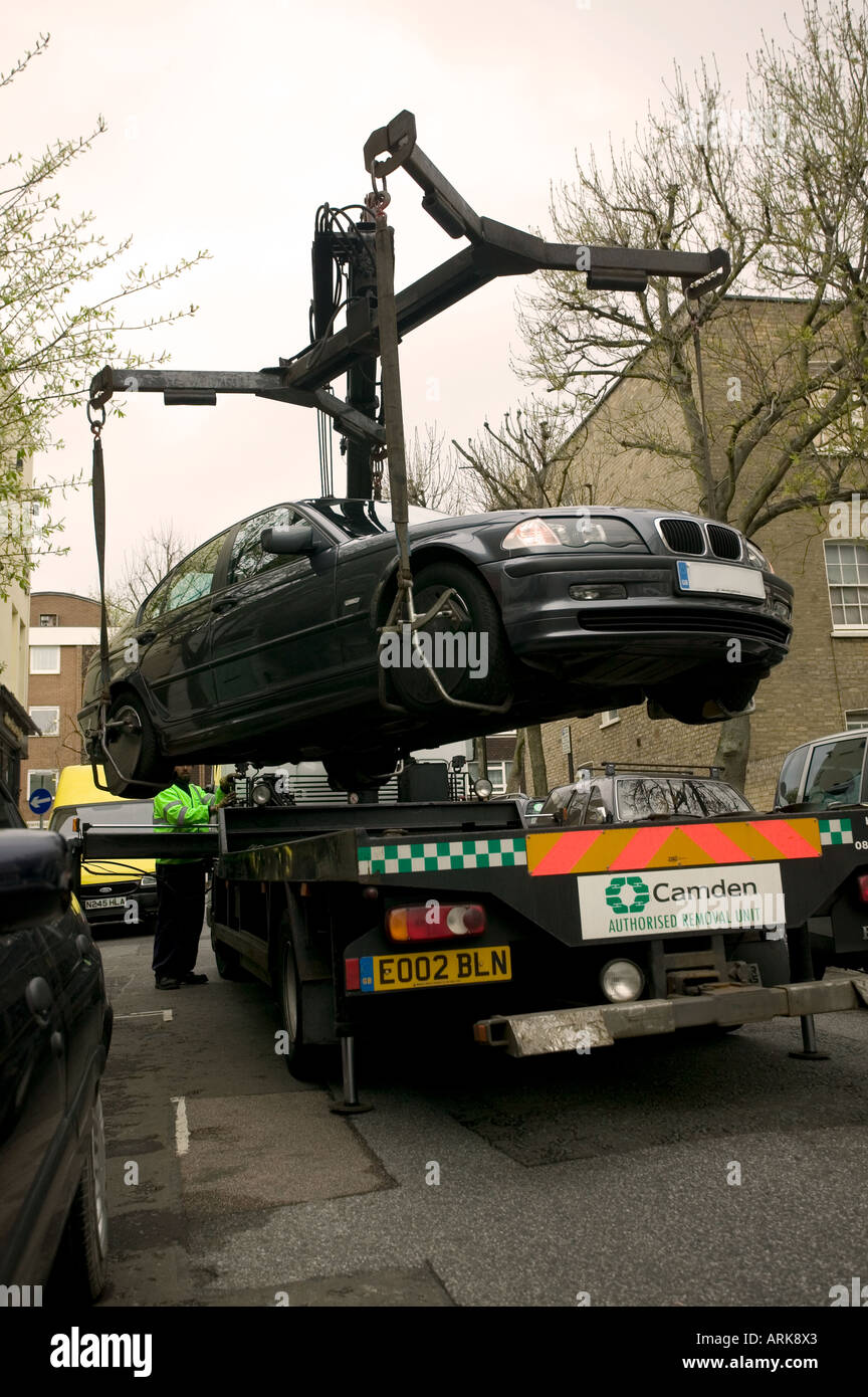 BMW abgeschleppt entfernten Camden London UK Stockfoto