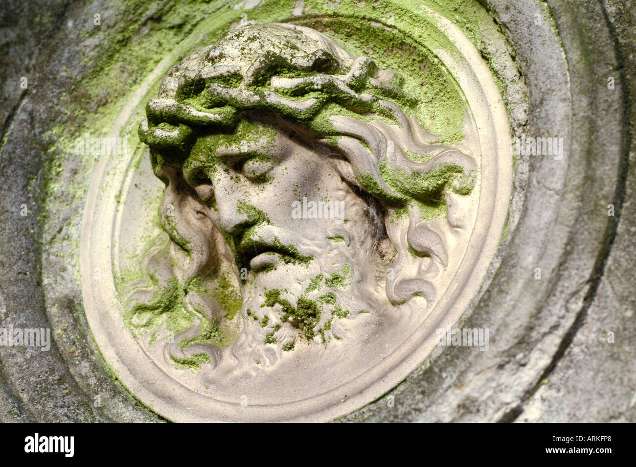 Symbolische Foto: Jesus Relief auf einem historischen Grabstein. Stockfoto