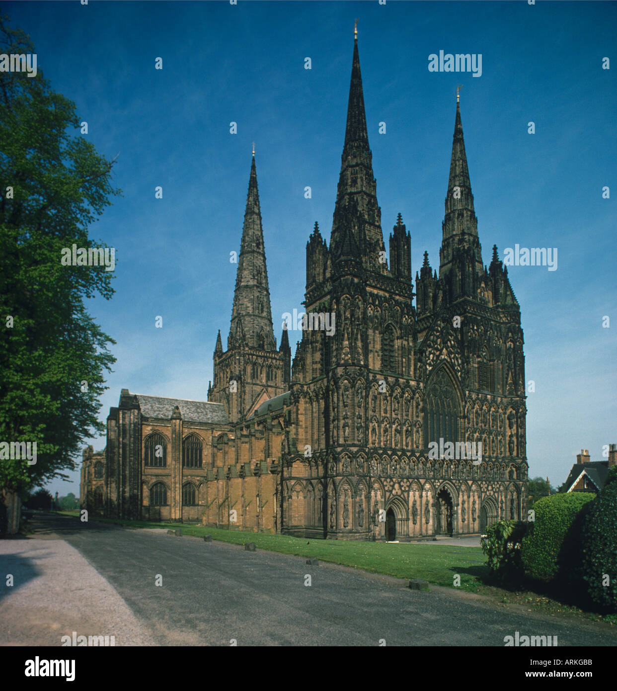 Lichfield Kathedrale stammt aus dem Jahre 1190 die drei Türme, bekannt als die Damen von der Vale-Red-Sandstein-Staffordshire Stockfoto