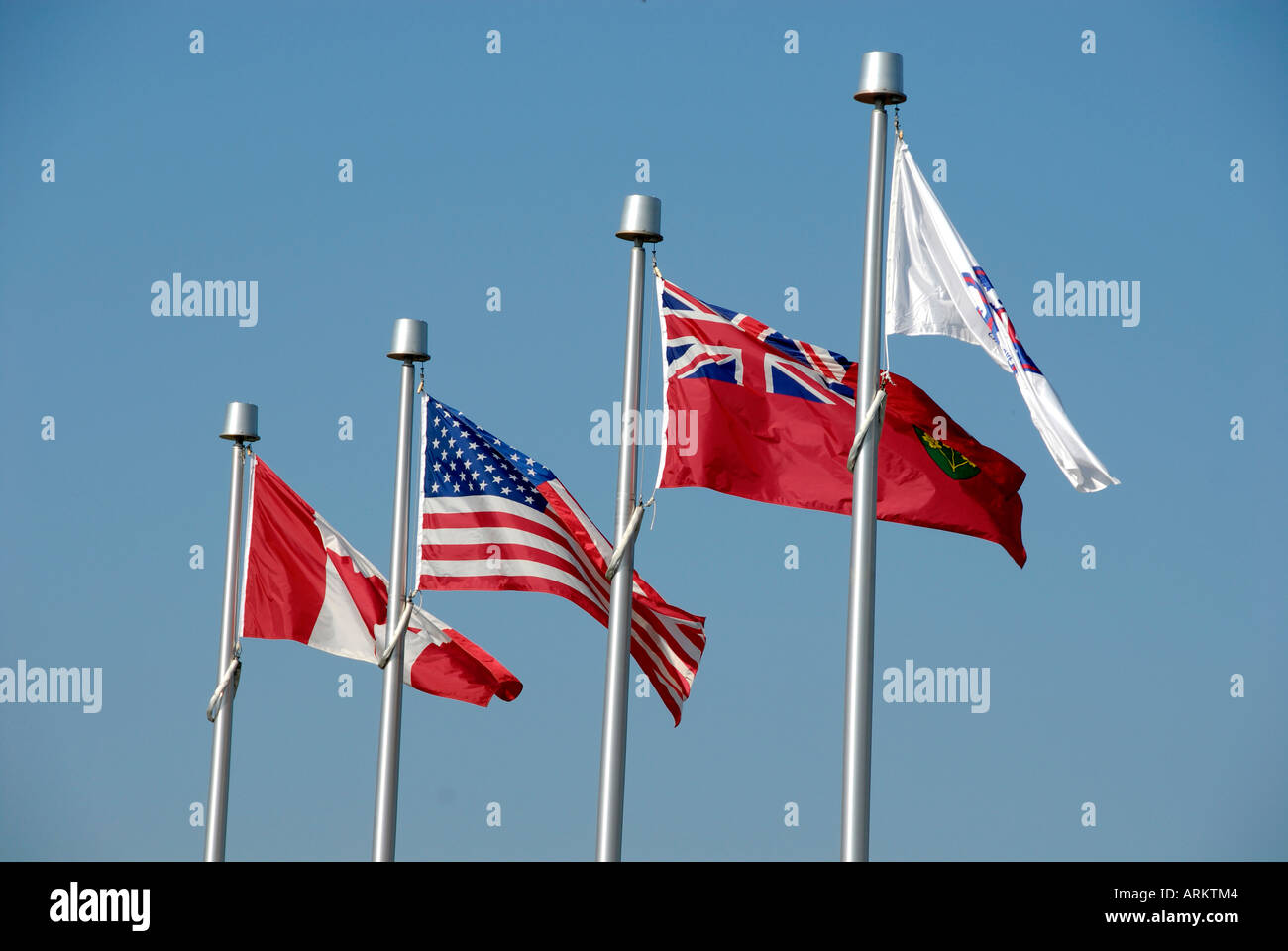 Flaggen der Vereinigten Staaten Kanada British Commonwealth der Ontario Kanada und Chippewa Indianerstamm Stockfoto