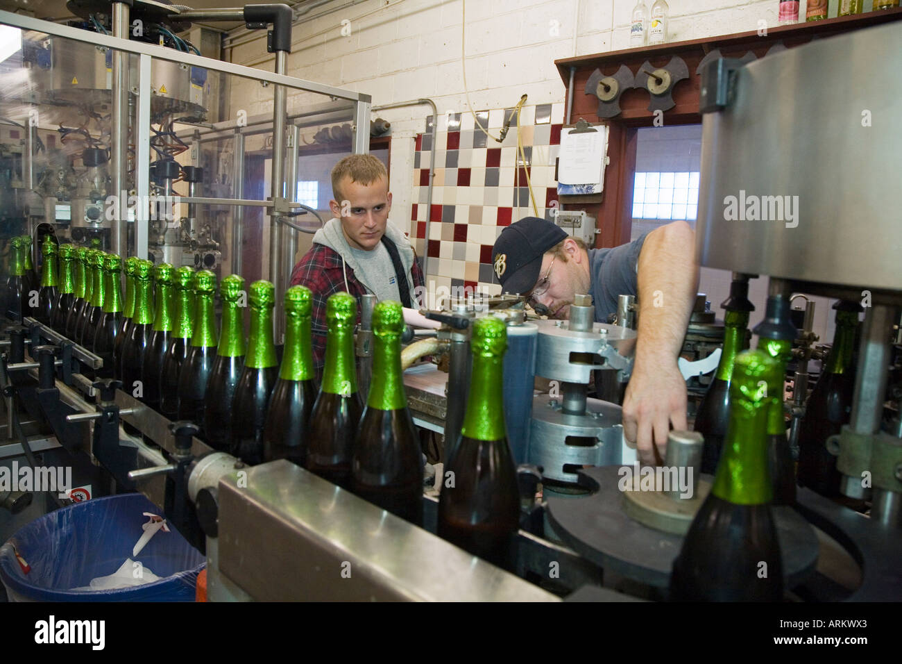 Abfüllanlage in St. Julian Weingut Stockfoto