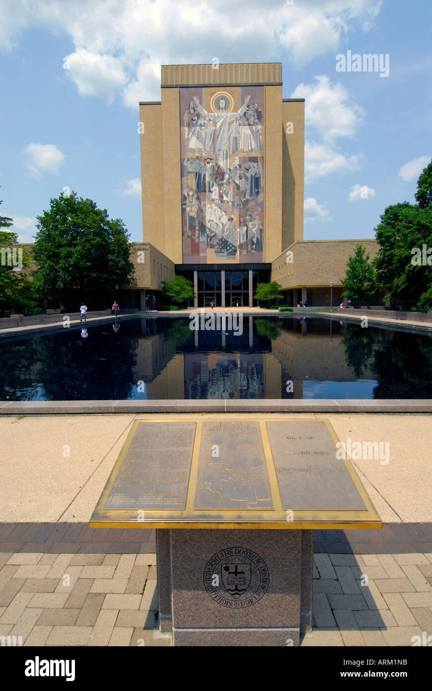 Theodore M Hesburgh Library auf dem Campus der University of Notre Dame in South Bend, Indiana IN campus Stockfoto