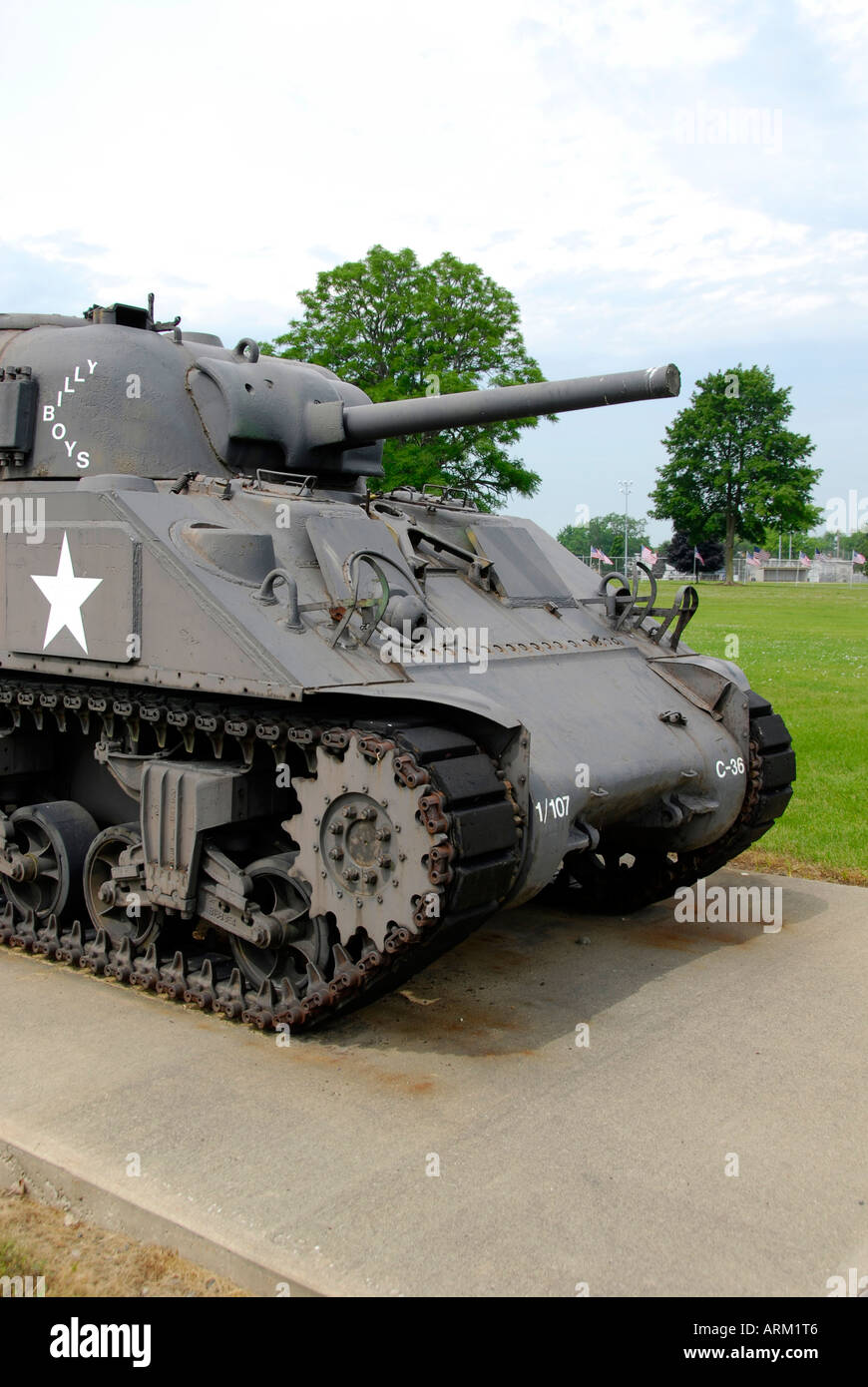 Mark I Sherman Weltkrieg zwei Militär Armee Tank befindet sich auf dem Gelände der Veterans Memorial Hospital in Sandusky Ohio OH Stockfoto