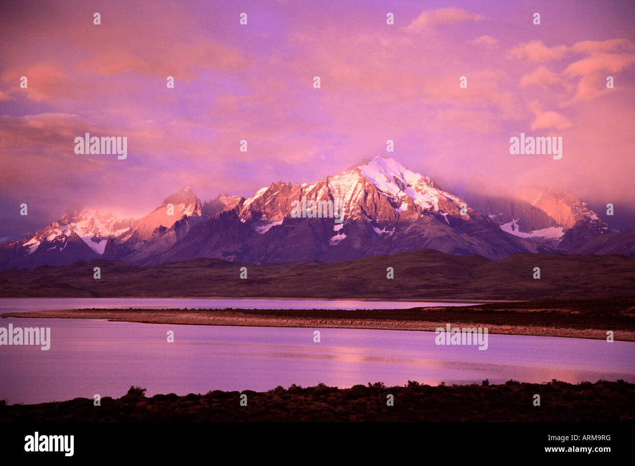 Lago Sarmiento und Torres del Paine, Chile, Südamerika Stockfoto
