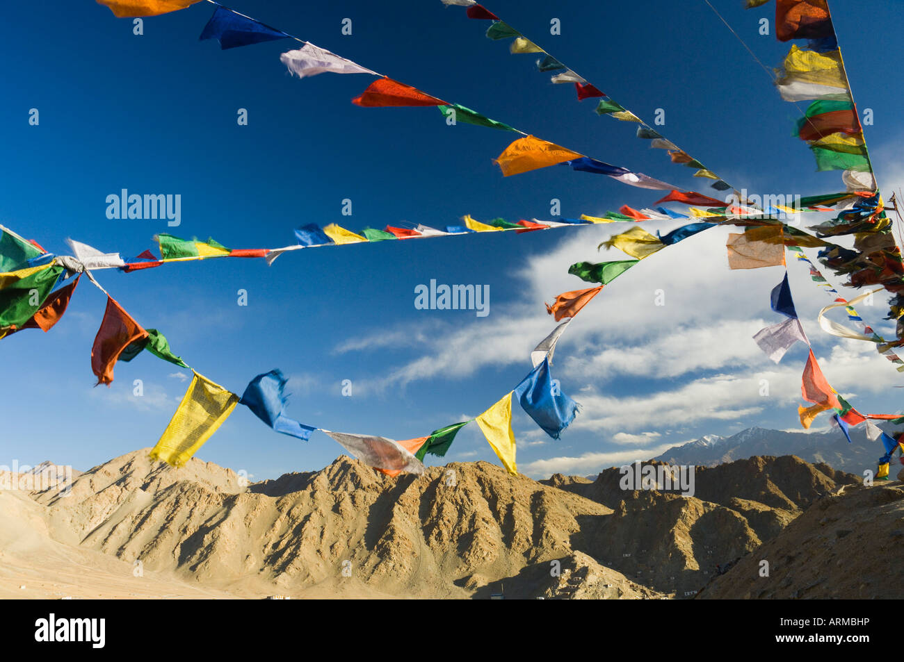 Gebetsfahnen auf dem Gipfel des Sieges, Leh, Ladakh, indischen Himalaya, Indien, Asien Stockfoto