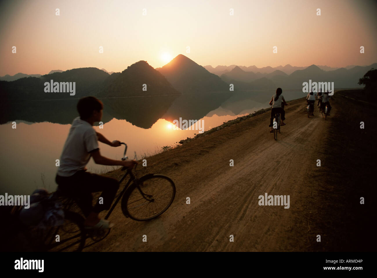 Radfahrer, Cuc Phuong Region, Indochina, Vietnam, Südostasien, Asien Stockfoto