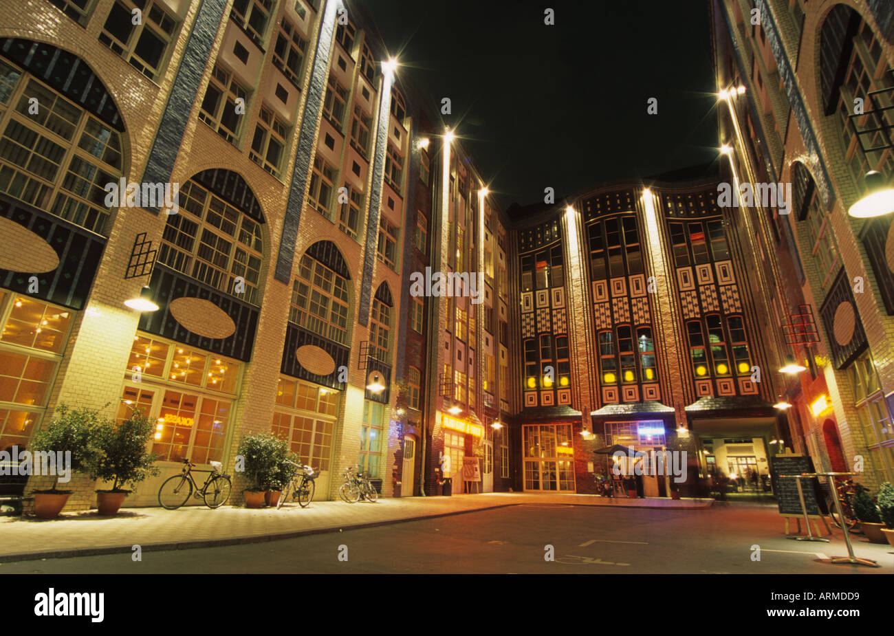 Hackescher markt night berlin germany -Fotos und -Bildmaterial in hoher ...