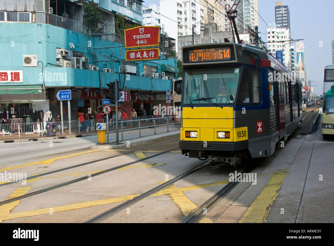 Stadtbahn in Tuen Mun, Hong Kong Stockfoto