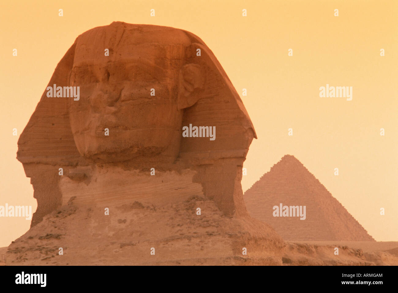 Die Sphinx und Kefren (Chephren) Pyramide, Gizeh, UNESCO-Weltkulturerbe, Kairo, Ägypten, Nordafrika, Afrika Stockfoto