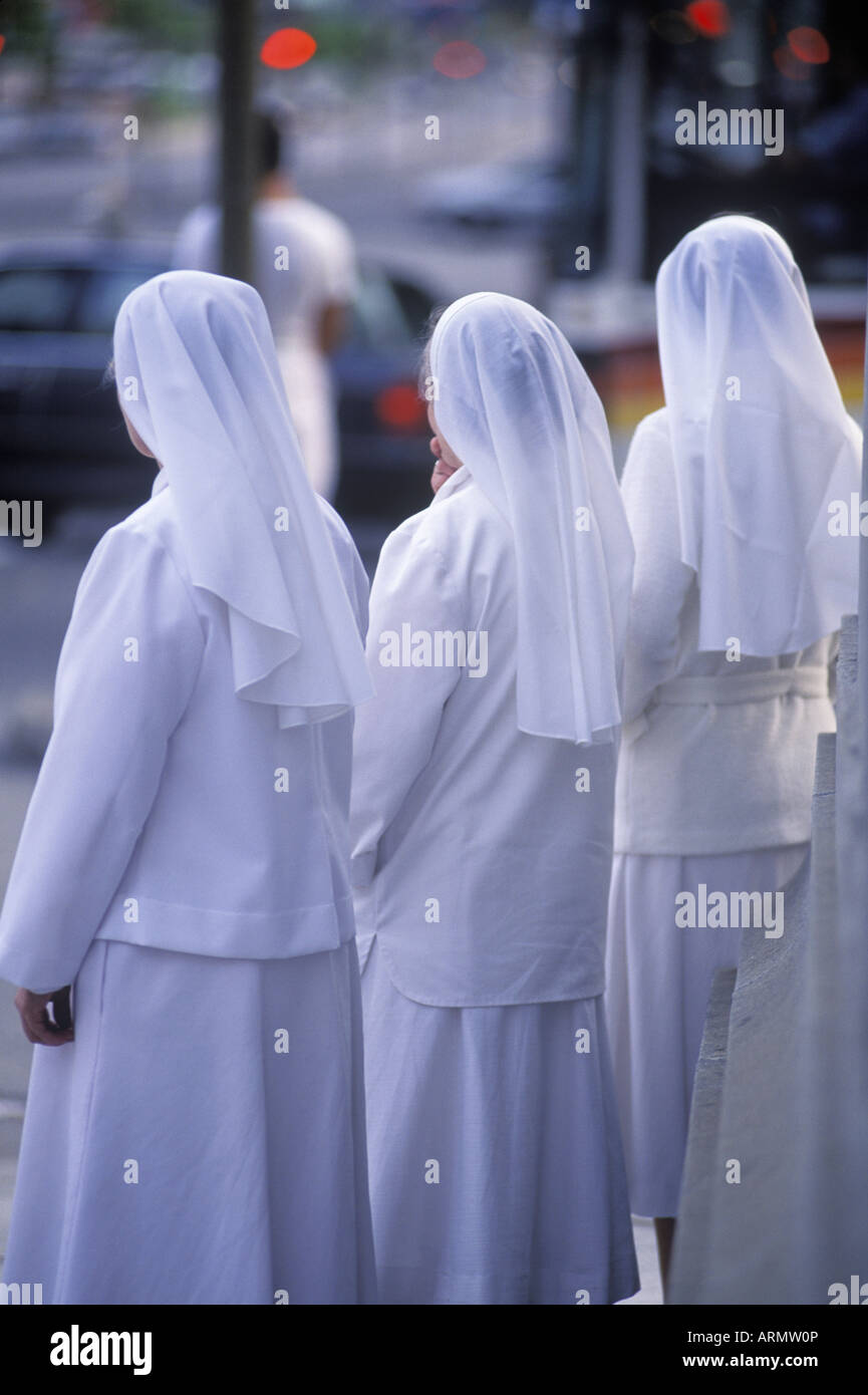 Nonnen auf der Straße, Montreal, Quebec, Kanada. Stockfoto