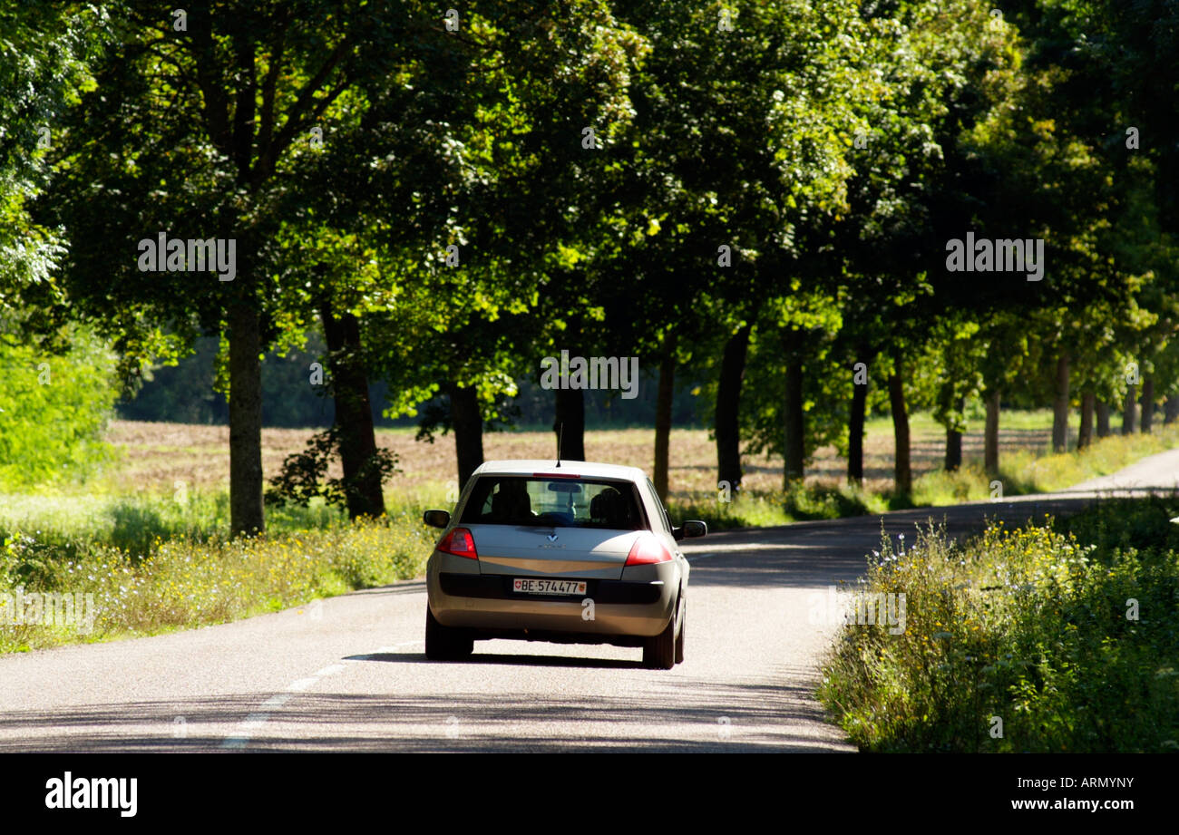 Schweizer Auto Autofahren Landstraße in Burgund Frankreich EU Stockfoto