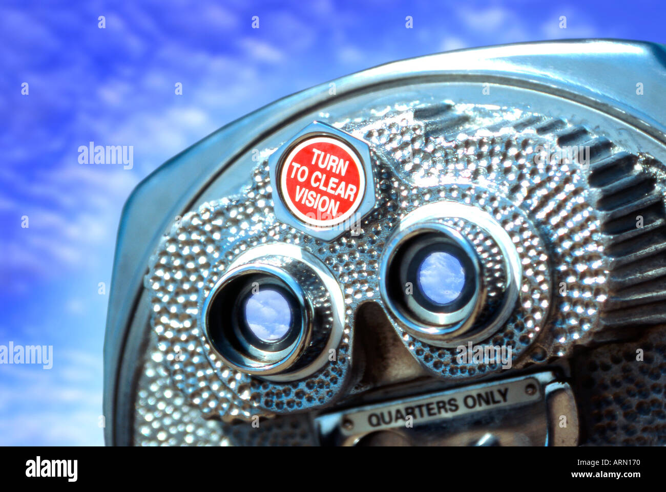 Metall Optik Fernglas für Touristen anzeigen Stockfoto